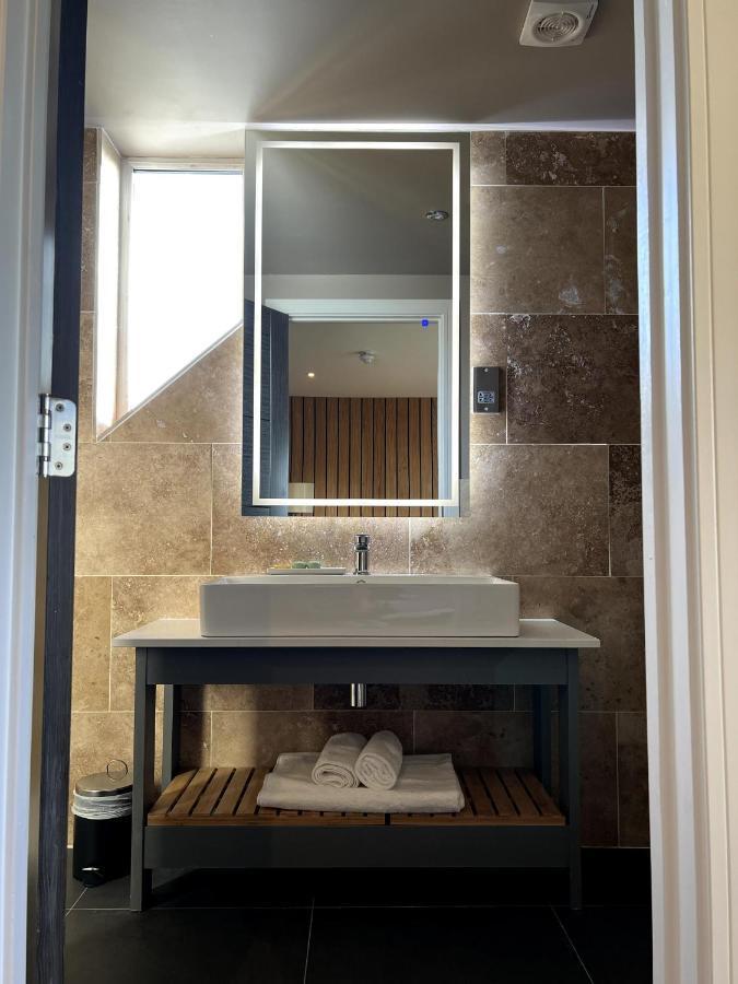 The Three Pickerels Bed and Breakfast Mepal Εξωτερικό φωτογραφία